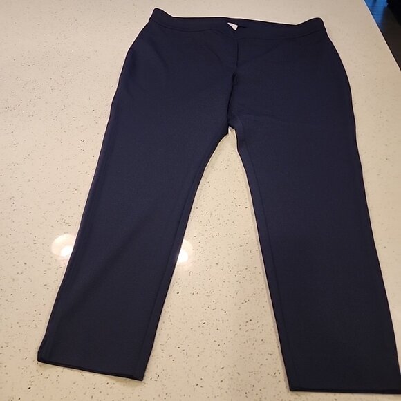 Chicos 4 Size 20 Navy Blue Pull On Capri Pants Stretchy Flat Front - Picture 1 of 6